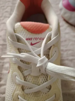 Zapatillas Nike Renew Run - Talla 38.5