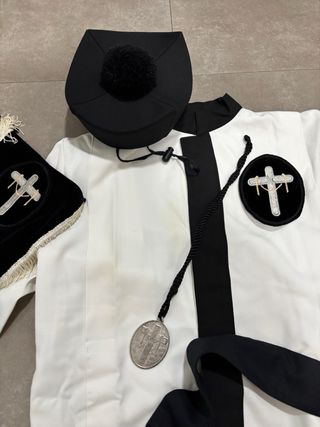 Traje Cofradía Exaltación Santa Cruz zaragoza