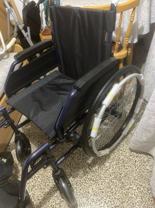 Silla de ruedas la medida es mas estrecha