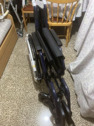 Silla de ruedas la medida es mas estrecha