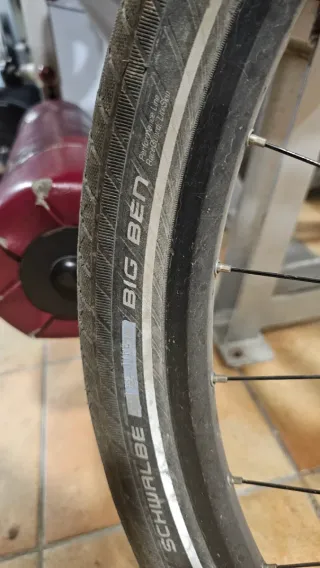 Bicicleta eléctrica  E bike con batería. Btt. Mtb.