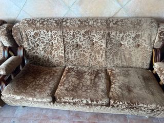 Sofá y 2 sillones de tela y madera