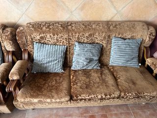 Sofá y 2 sillones de tela y madera