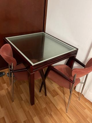Mueble de comedor madera y cristal