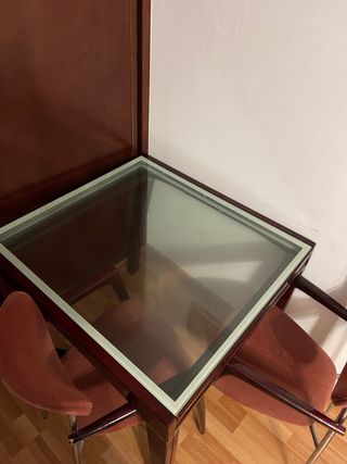 Mueble de comedor madera y cristal