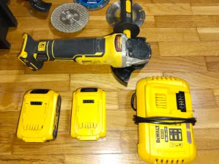 Dewalt Radial, Aspirador, Foco y Baterías