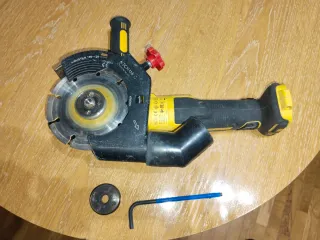 Dewalt Radial, Aspirador, Foco y Baterías