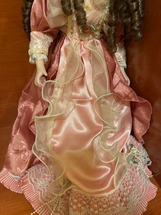 Muñeca de porcelana antigua vestido rosa