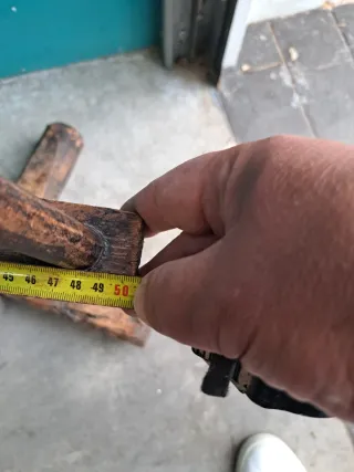 Rueca antigua de madera para hilar