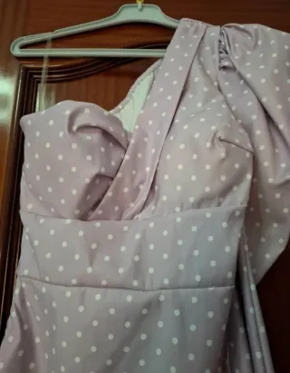 Vestido asimétrico lunares