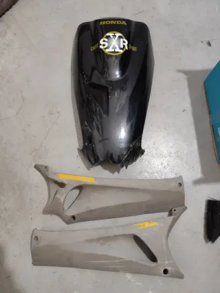 Honda SFX (versión especial SXR) frontal y quillas