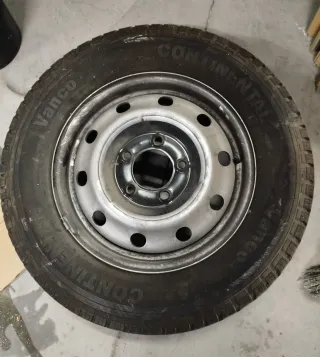 Rueda con llanta para furgoneta