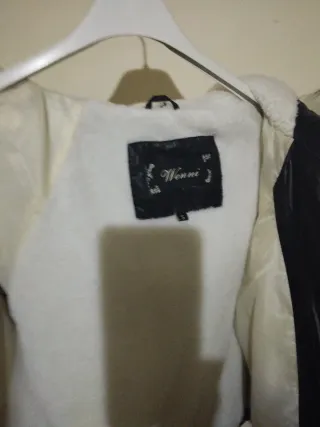 Plumífero negro mujer con capucha