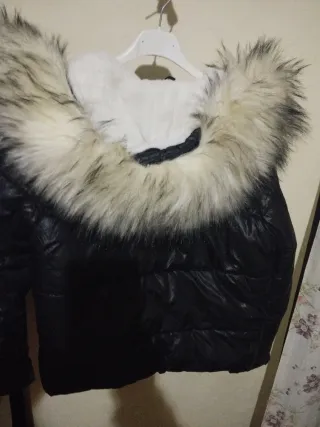 Plumífero negro mujer con capucha