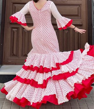 Traje de Flamenca Rojo Encaje Talla 36 elastico