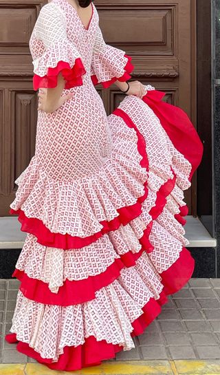 Traje de Flamenca Rojo Encaje Talla 36 elastico