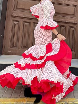 Traje de Flamenca Rojo Encaje Talla 36 elastico
