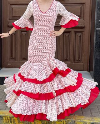 Traje de Flamenca Rojo Encaje Talla 36 elastico