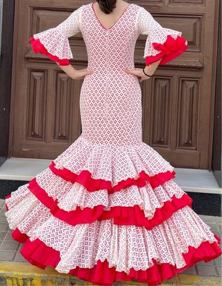 Traje de Flamenca Rojo Encaje Talla 36 elastico