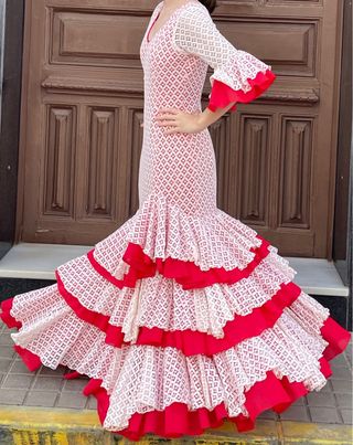 Traje de Flamenca Rojo Encaje Talla 36 elastico