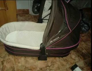 Carro de bebe prácticamente nuevo por donde lo mir