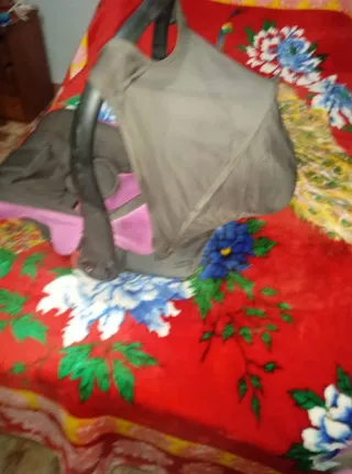 Carro de bebe prácticamente nuevo por donde lo mir