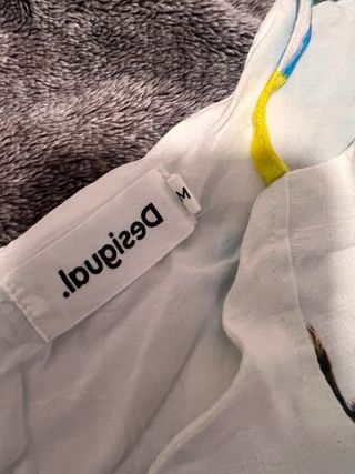 Top floral tirantes hombros descubiertos Talla M