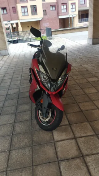 Kymco Superdink 125 ABS Roja Negra