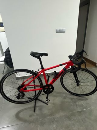 Bicicleta de carretera roja