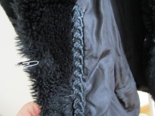 Chaquetón de pelo negro