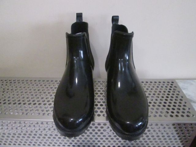 BOTINES DE AGUA NEGRO BRILLANTE Nº 39 ANNA FIELD