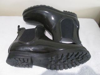 BOTINES DE AGUA NEGRO BRILLANTE Nº 39 ANNA FIELD