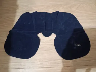 Cojín de viaje inflable azul