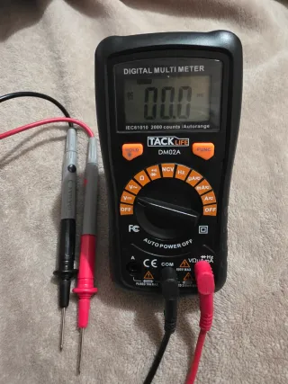 Multímetro TackLife DM02A Digital