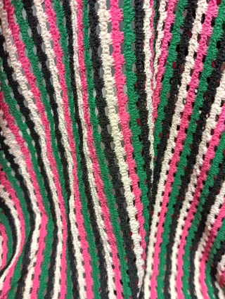 Peça em rede de algodão colorida