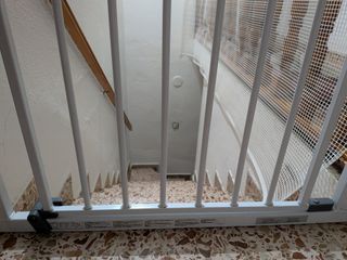 Puerta de seguridad para escaleras