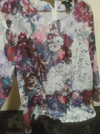 Blusa H&M floral multicolor