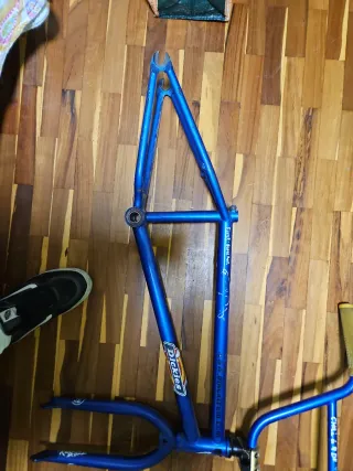 Cuadro BMX con horquilla y manillar