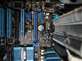 Caja Nfortec Blanca + Placa ASUS + Disipador