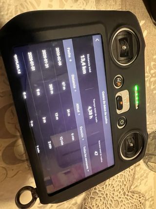 Drone DJI Mini 3 Pro con mando y accesorios