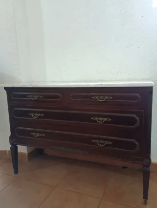 Cajonera de madera con tapa de mármol