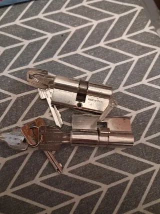 2 Bombines con 6 Llaves Iguales