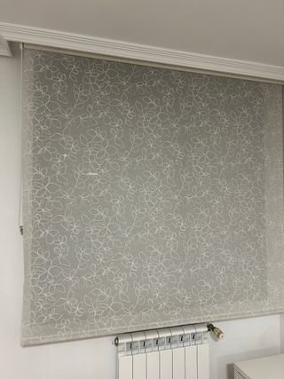 Estore floral crema tela 1,60cm ancho