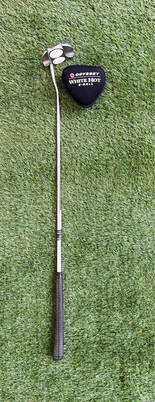 Putter Odyssey White Hot 2-Ball Zurdo 35”