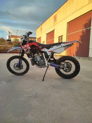 Husqvarna WR 300 Enduro