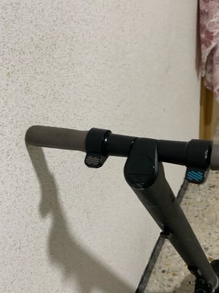 Patinete eléctrico negro