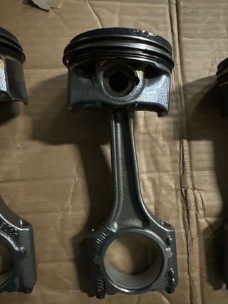 Pistones y bielas Golf R300