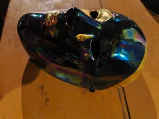 Máscara cerámica esmaltada decorativa