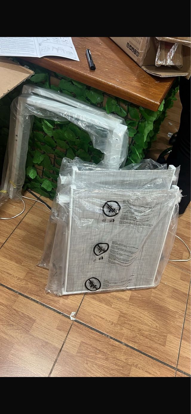 Set di 2 Sedie da Giardino Esterno Impilabili con Braccioli e Schienale in Tela Traspirante 56x58x89 cm Grigio Chiaro