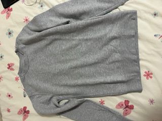 Sudadera gris